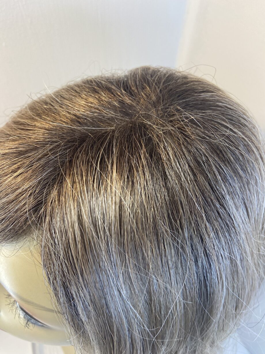 Stunning blonde rooted new wig. Bbllw664