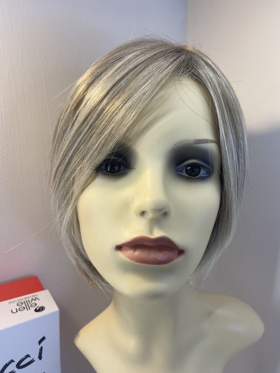 Champagne rooted new designer wig. Bblms665