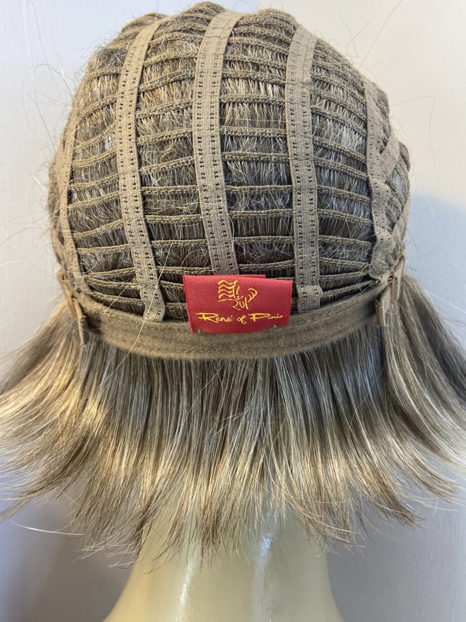 Blonde rooted modern wig. Bblmw666