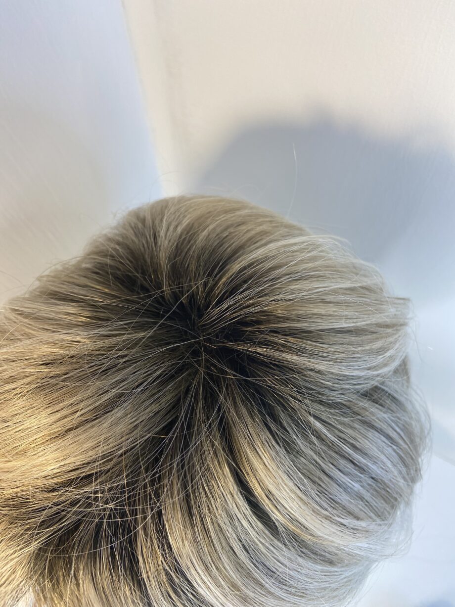 New blonde rooted wig. Bblms669