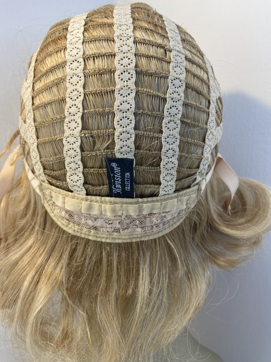 Long wavy hivision blonde wig. Blcl832