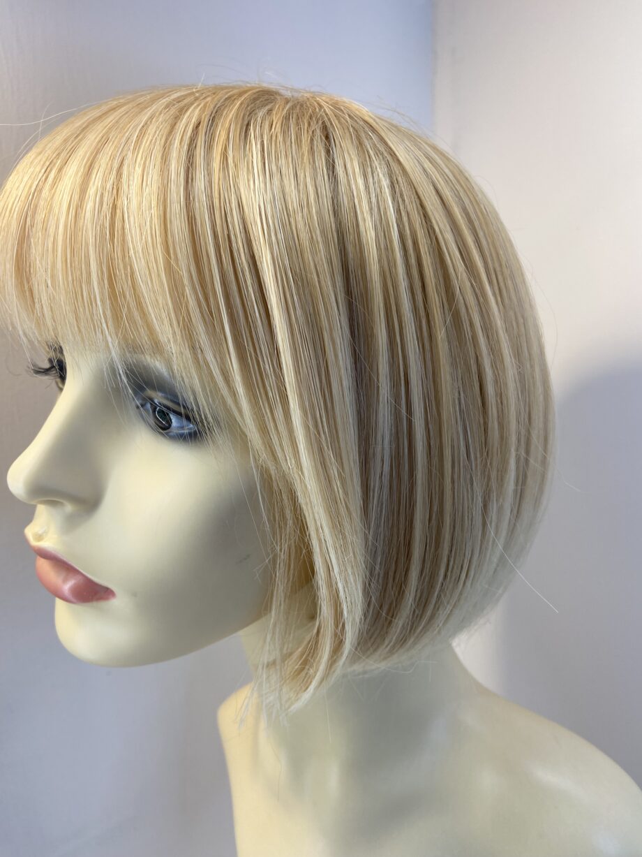 Blonde new wig. Blms833