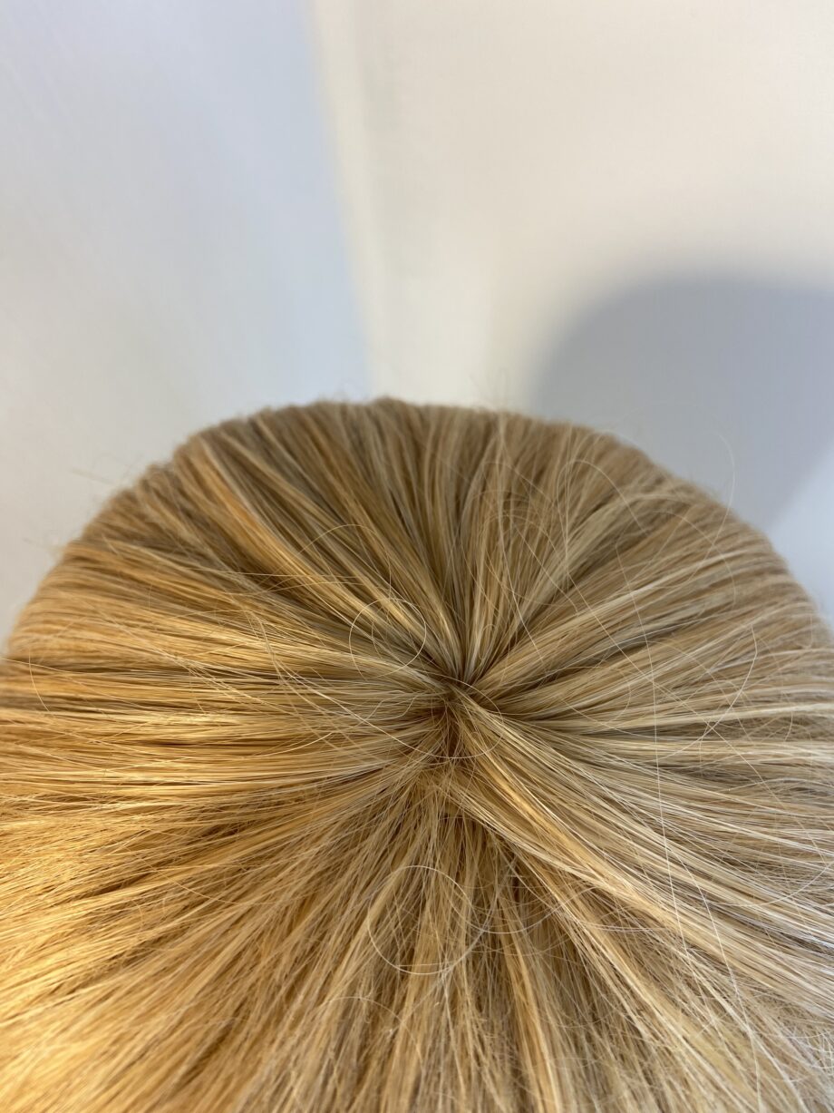 Blonde new wig. Blms833