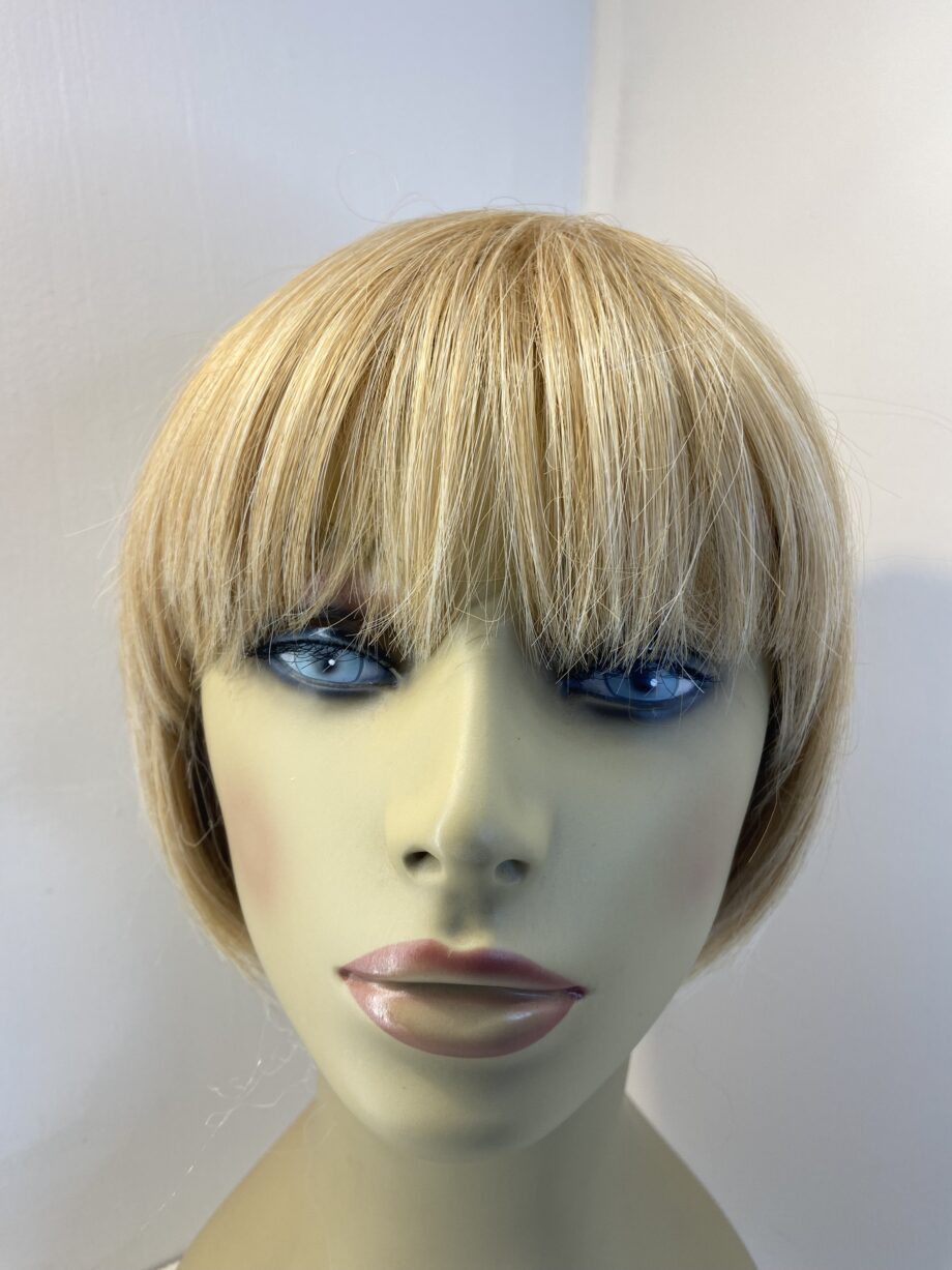 Blonde stylish Bob. Blss836