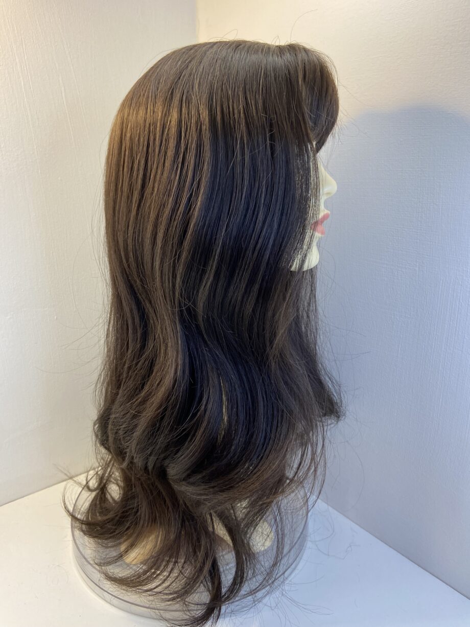 Extra long brown wavy wig. Brlw110