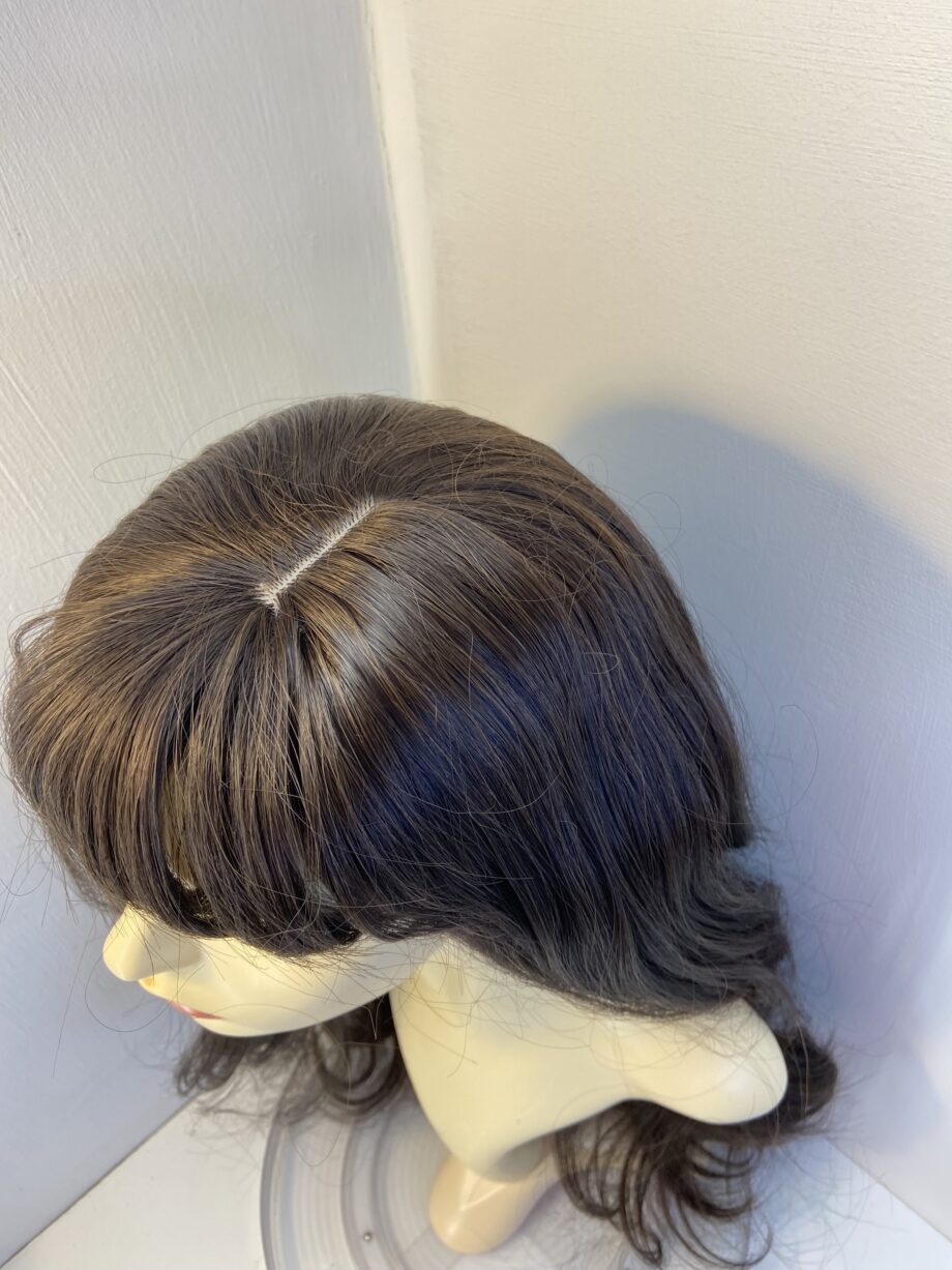 Extra long brown wavy wig. Brlw110