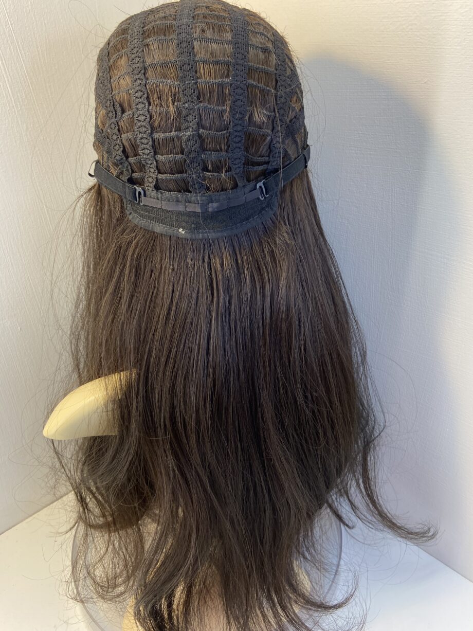 Extra long brown wavy wig. Brlw110