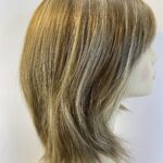 Stylish brown highlighted wig. Brms112