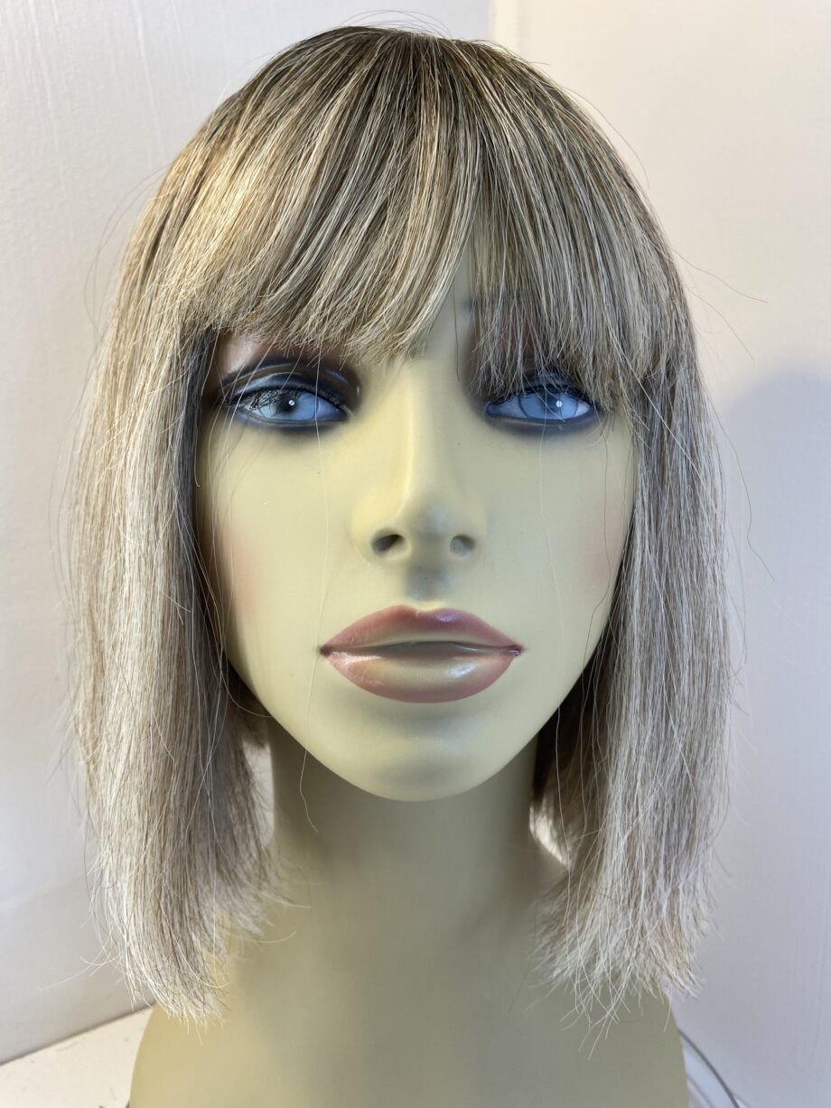 Beautiful blonde wig. Blms115