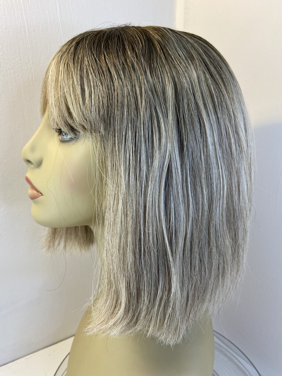 Beautiful blonde wig. Blms115
