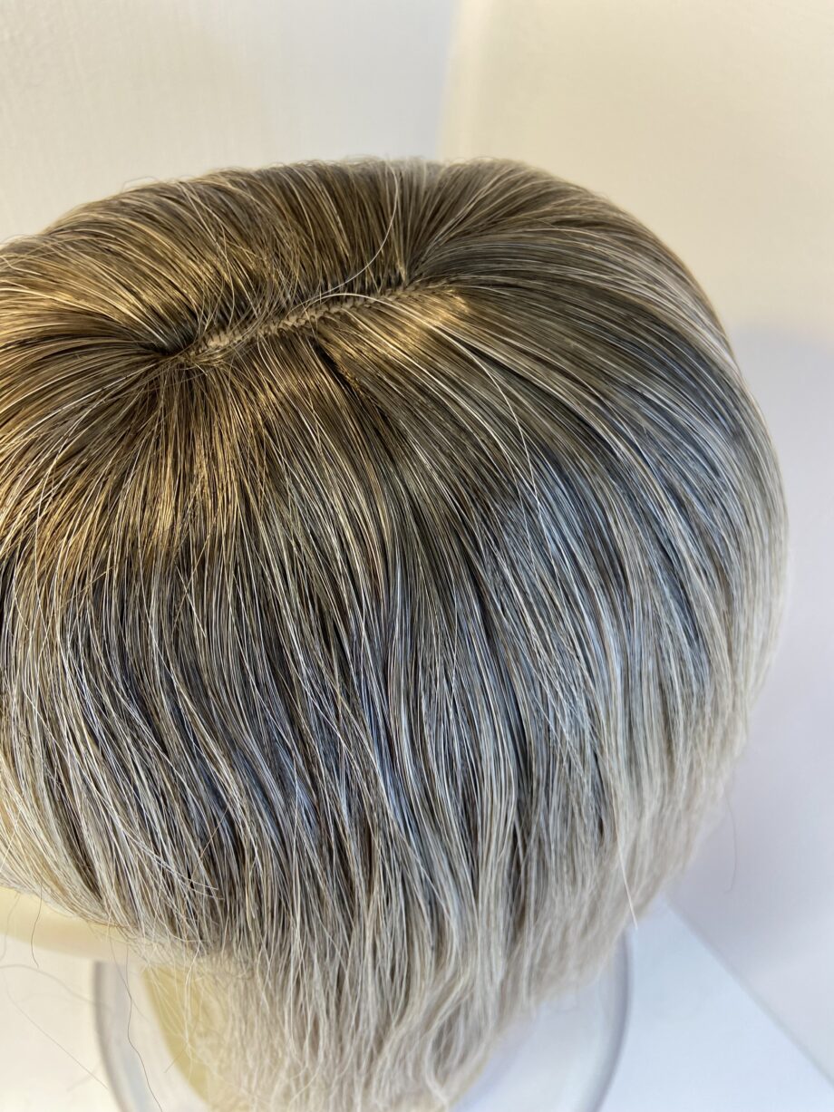 Beautiful blonde wig. Blms115