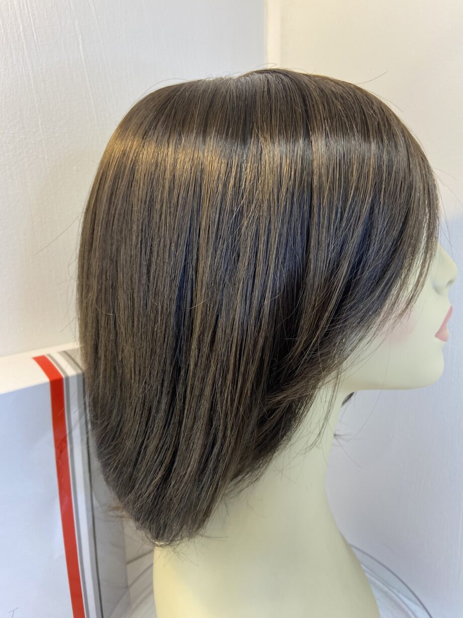 Sleek brown new wig. Bbrms677
