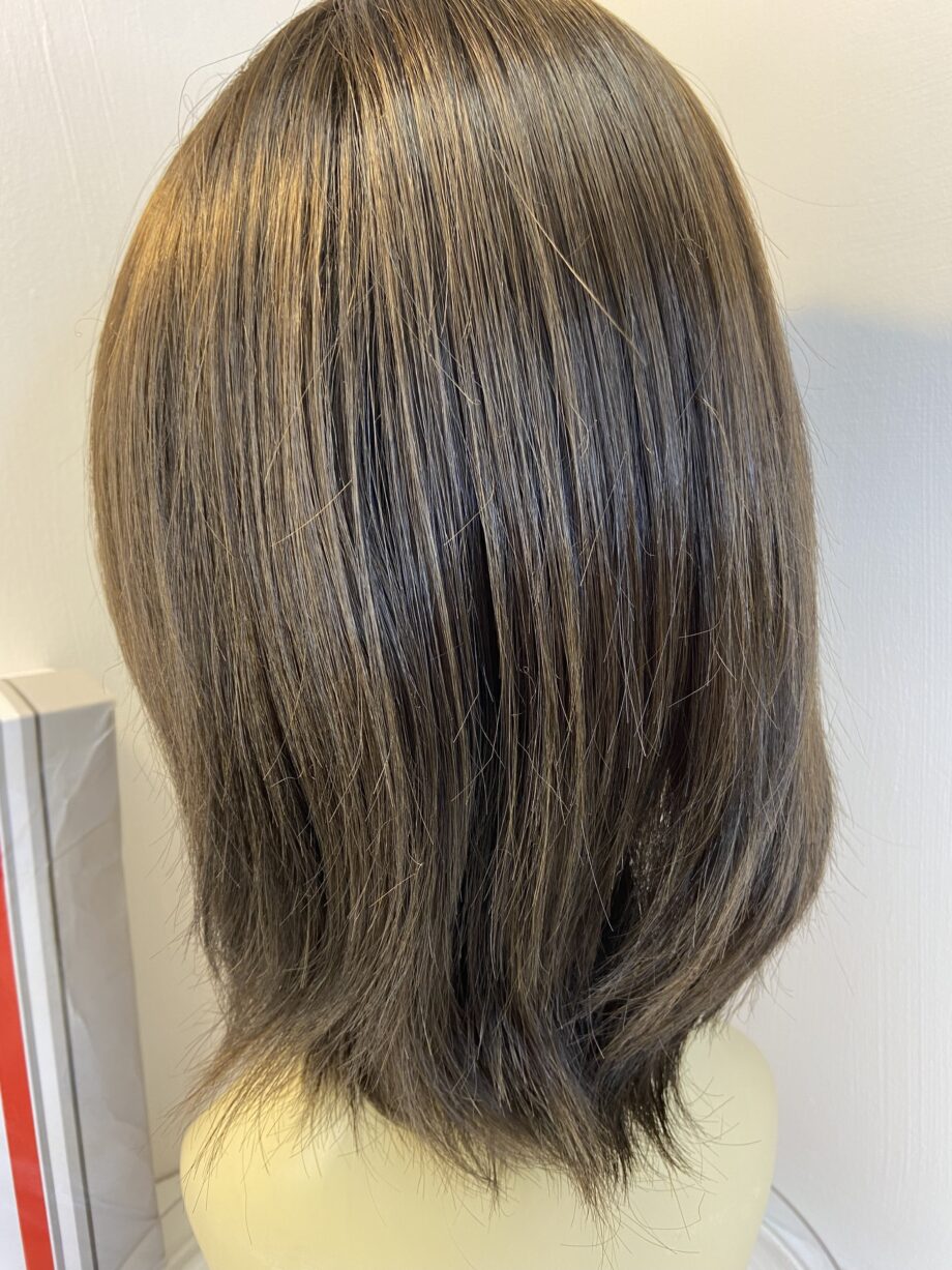 Sleek brown new wig. Bbrms677