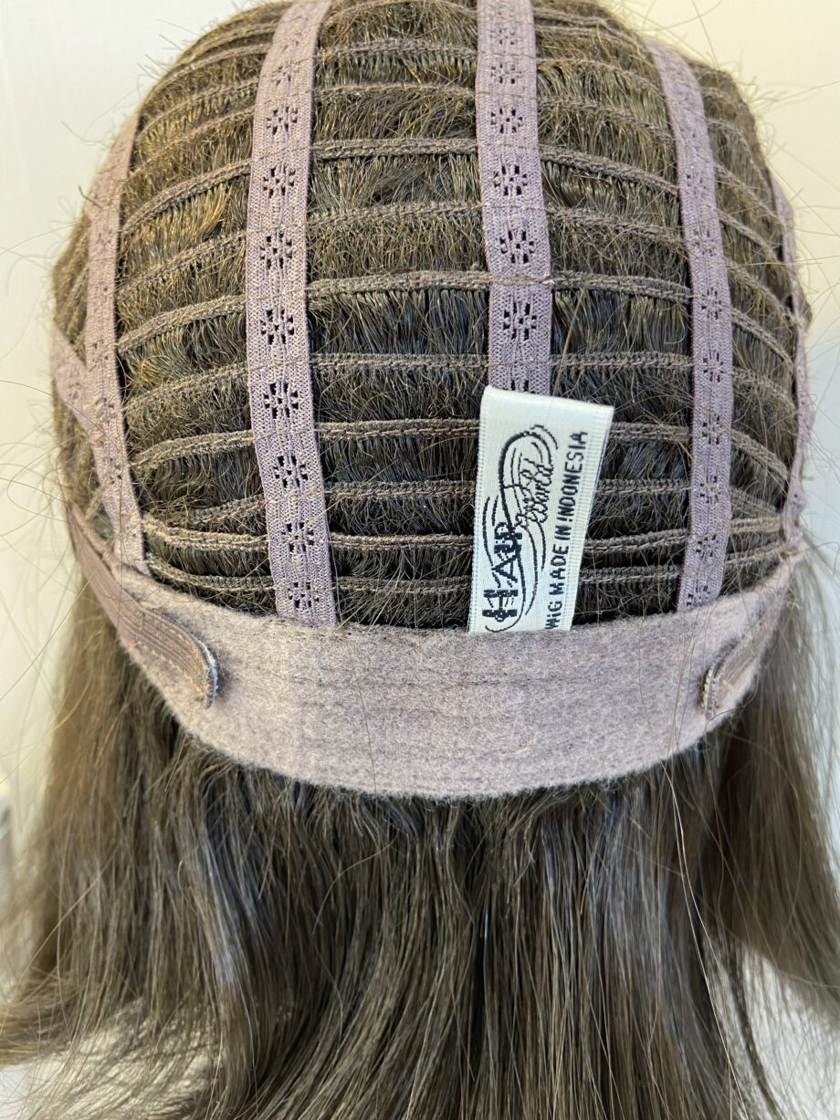 Sleek brown new wig. Bbrms677