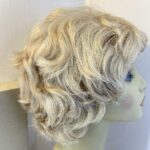 Amore design blonde wavy wig. Bblsc678