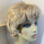 Amore design blonde wavy wig. Bblsc678