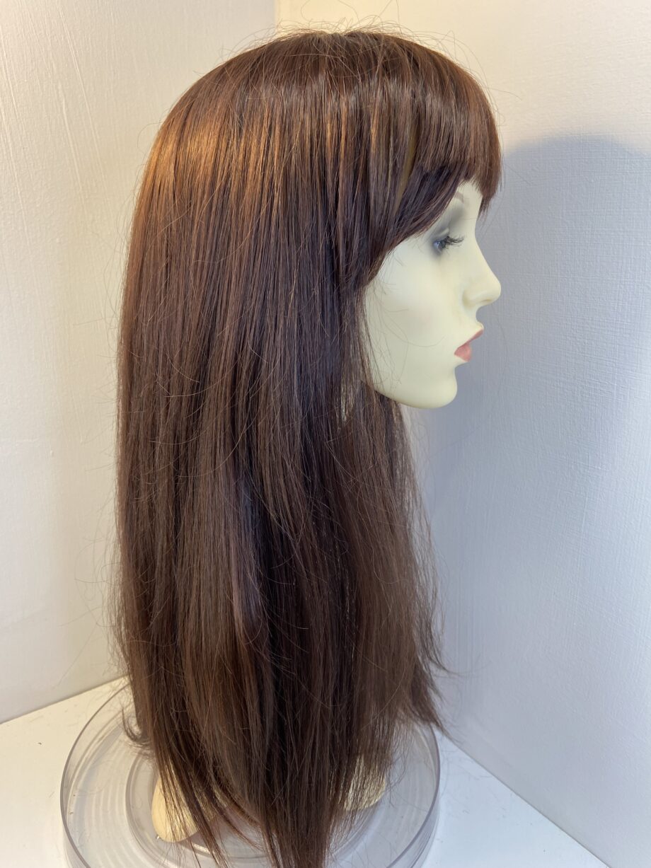 Long brown wig. Brls5012