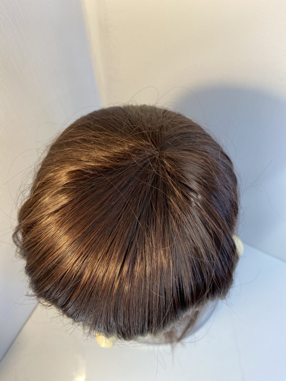 Long brown wig. Brls5012