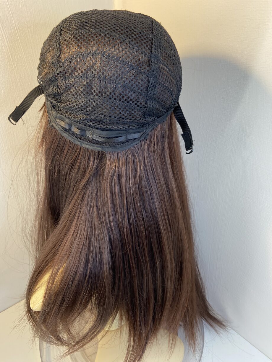 Long brown wig. Brls5012