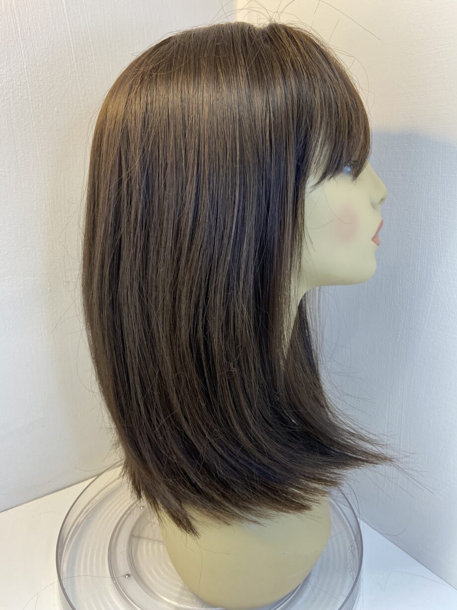 Long brown wig. Brls5015