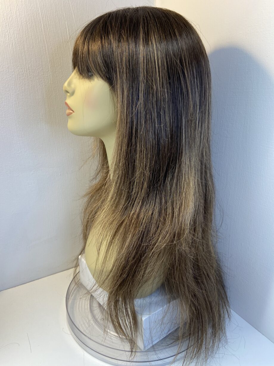 Beautiful long brown wig. Brls5016