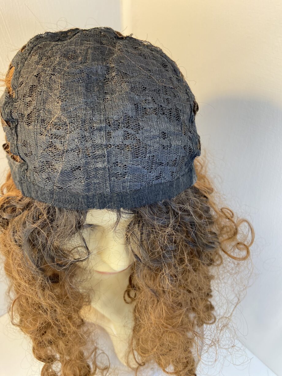 Curly long brown wig. Brlc5017