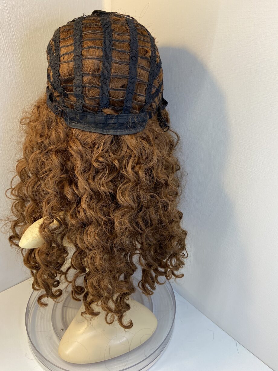 Curly long brown wig. Brlc5017