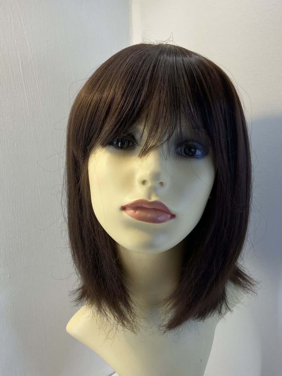 Brown beautiful mid length wig. Brms3363