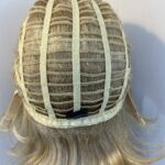 Blonde shiny wig. Blms654