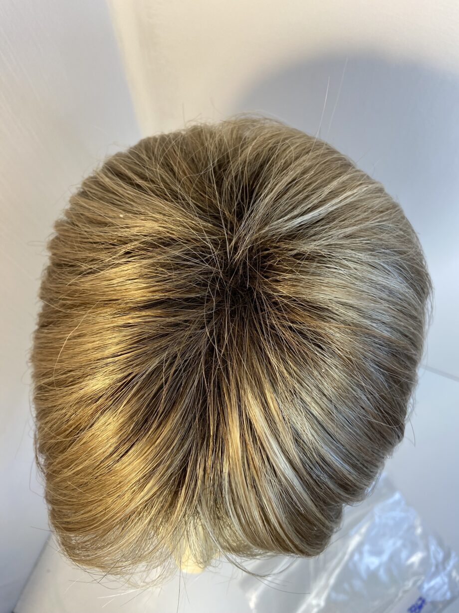 Noriko blonde rooted wig. Blms3367