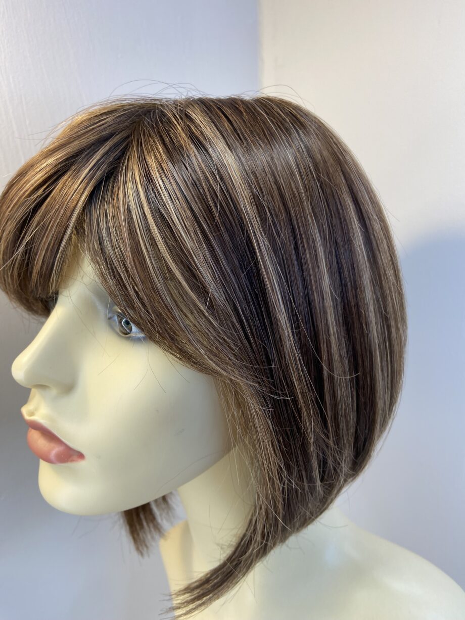 Rene of Paris brown highlighted wig. Brss3370