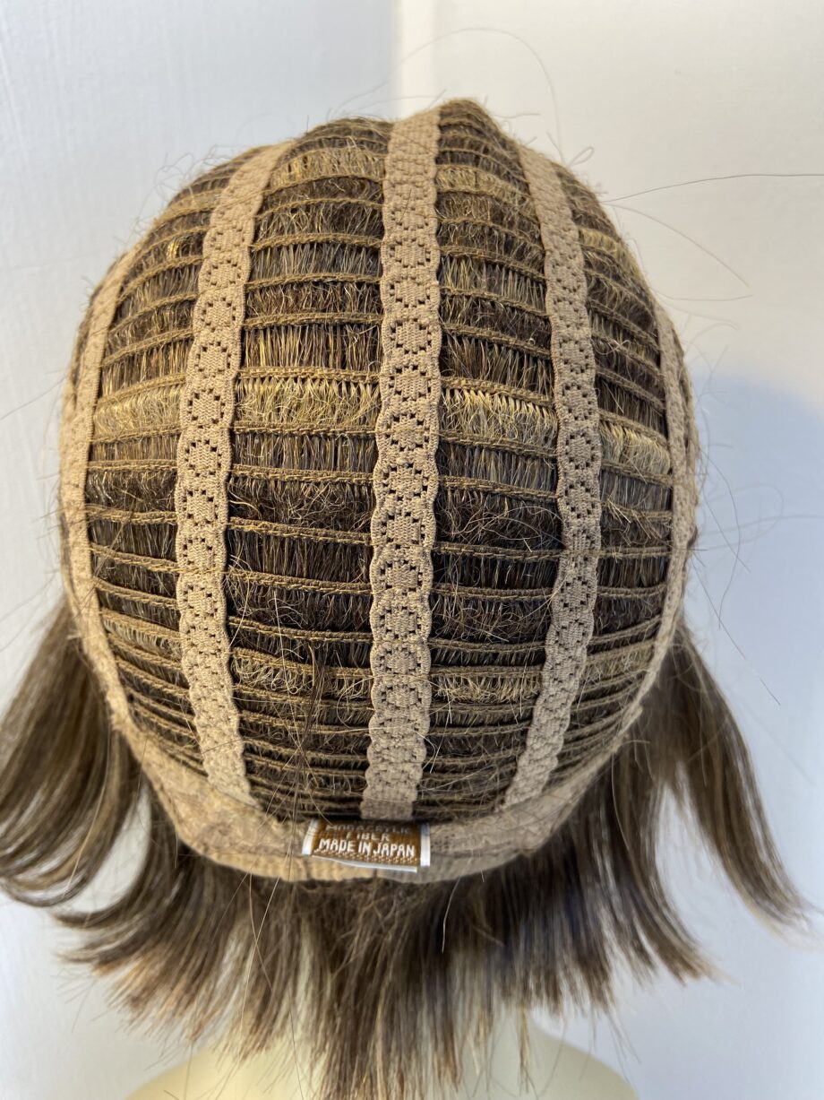 Beautiful soft brown short wig. Brss3371