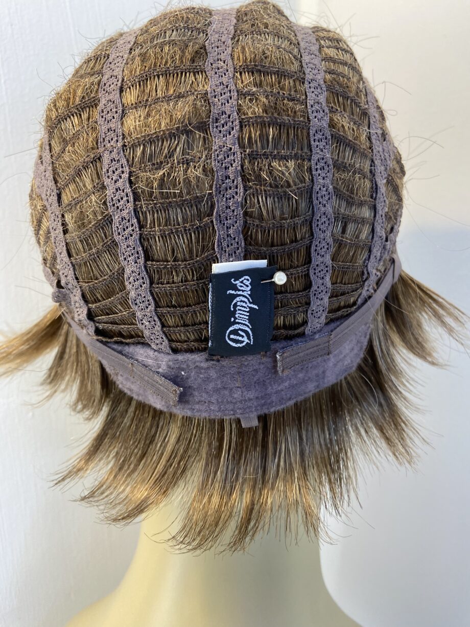 Stunning designer brown wig. Brss3372