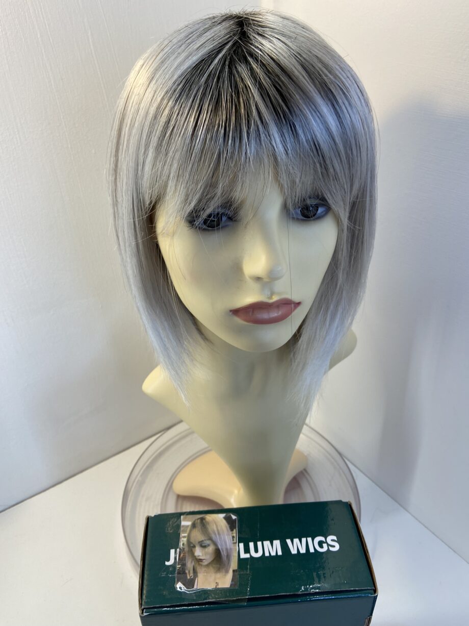 Silver rooted mid  lenght wig. Bgms682