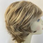 Beautiful blonde light brown wig. Blss3375
