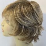 Beautiful blonde light brown wig. Blss3375