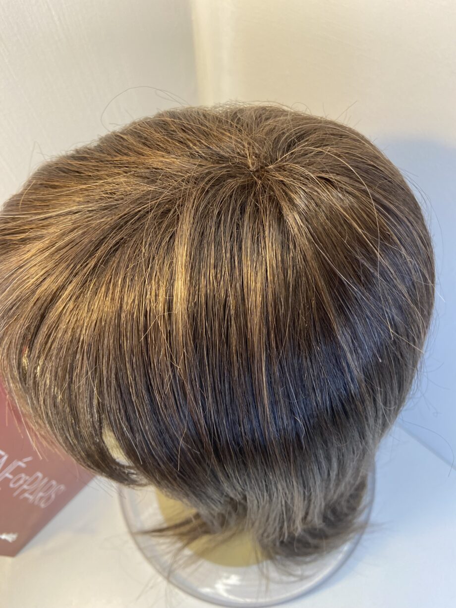 Long ginger brown Rene of Paris wig. Bbrls690