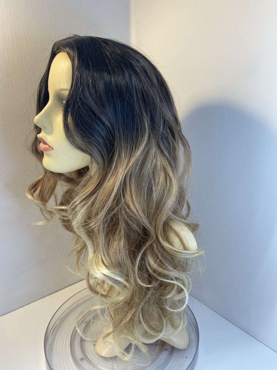 Super Brown/blonde curly long wig new. Bllc123