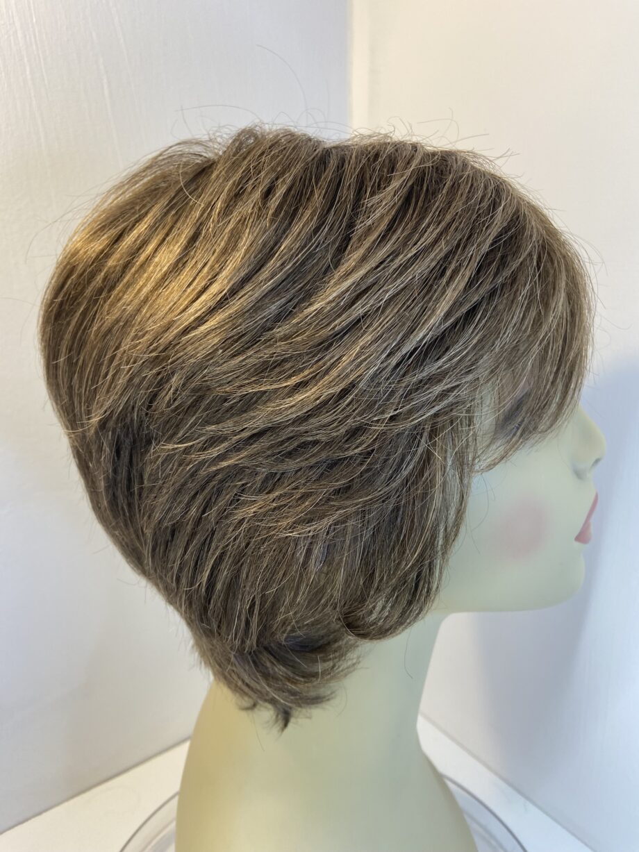 Beautiful soft brown wig. Brss125