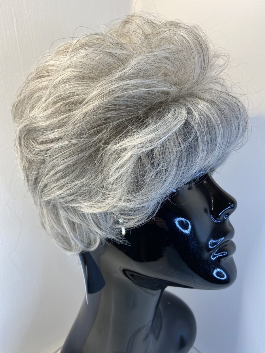 New short silver grey wig. Gsw771
