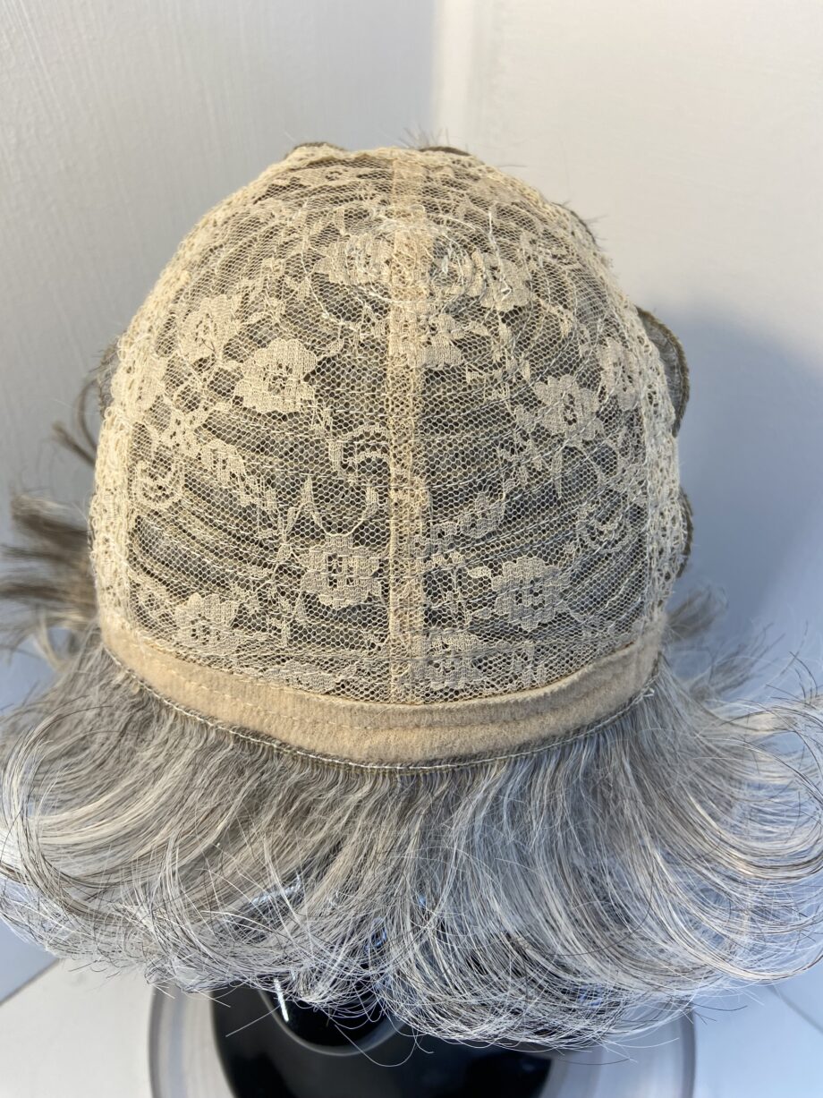 New short silver grey wig. Gsw771