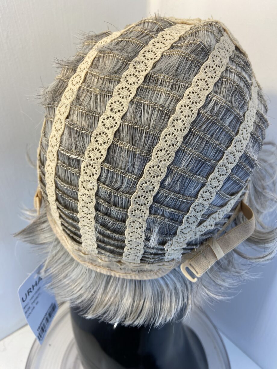 New short silver grey wig. Gsw771