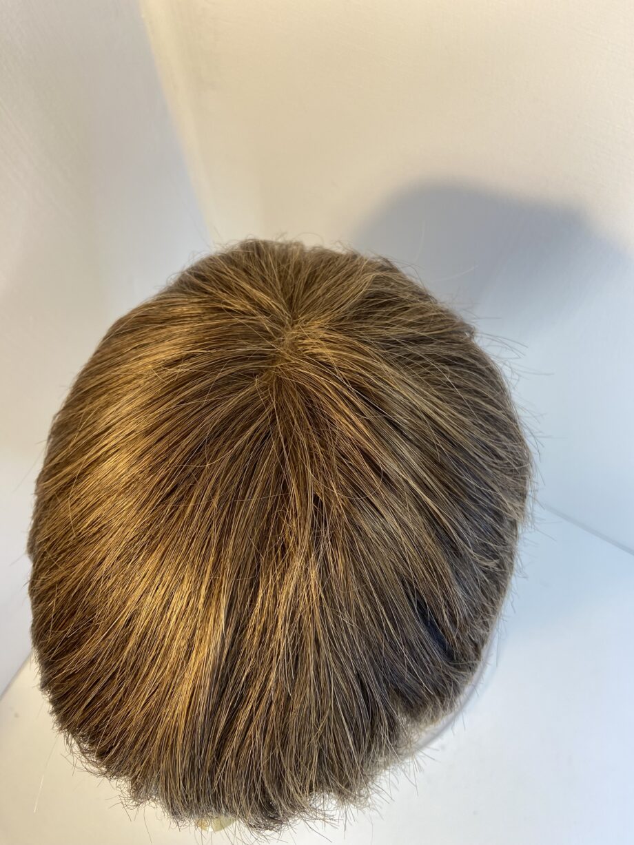 Lovely short brown wig. Bss5028