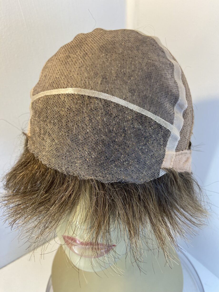 Lovely short brown wig. Bss5028