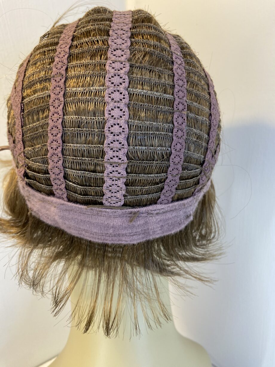 Beautiful brown soft wig. Brsw777