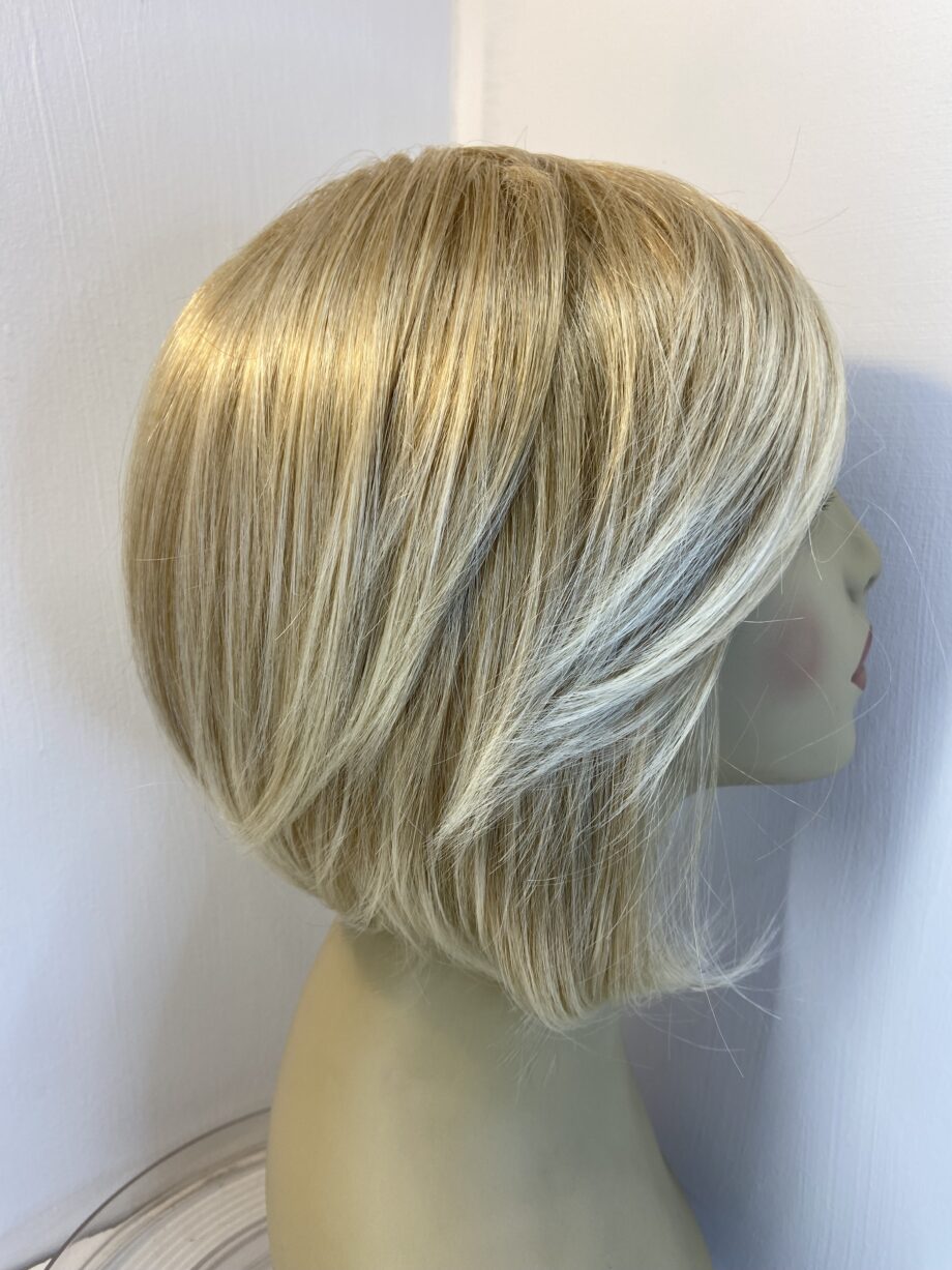 Super Shiny blonde new wig. Blms130