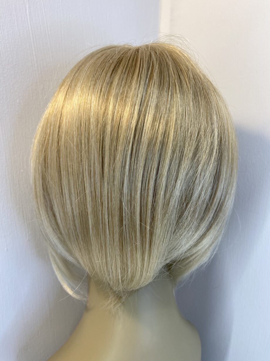 Super Shiny blonde new wig. Blms130