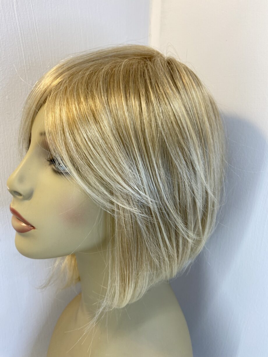 Super Shiny blonde new wig. Blms130