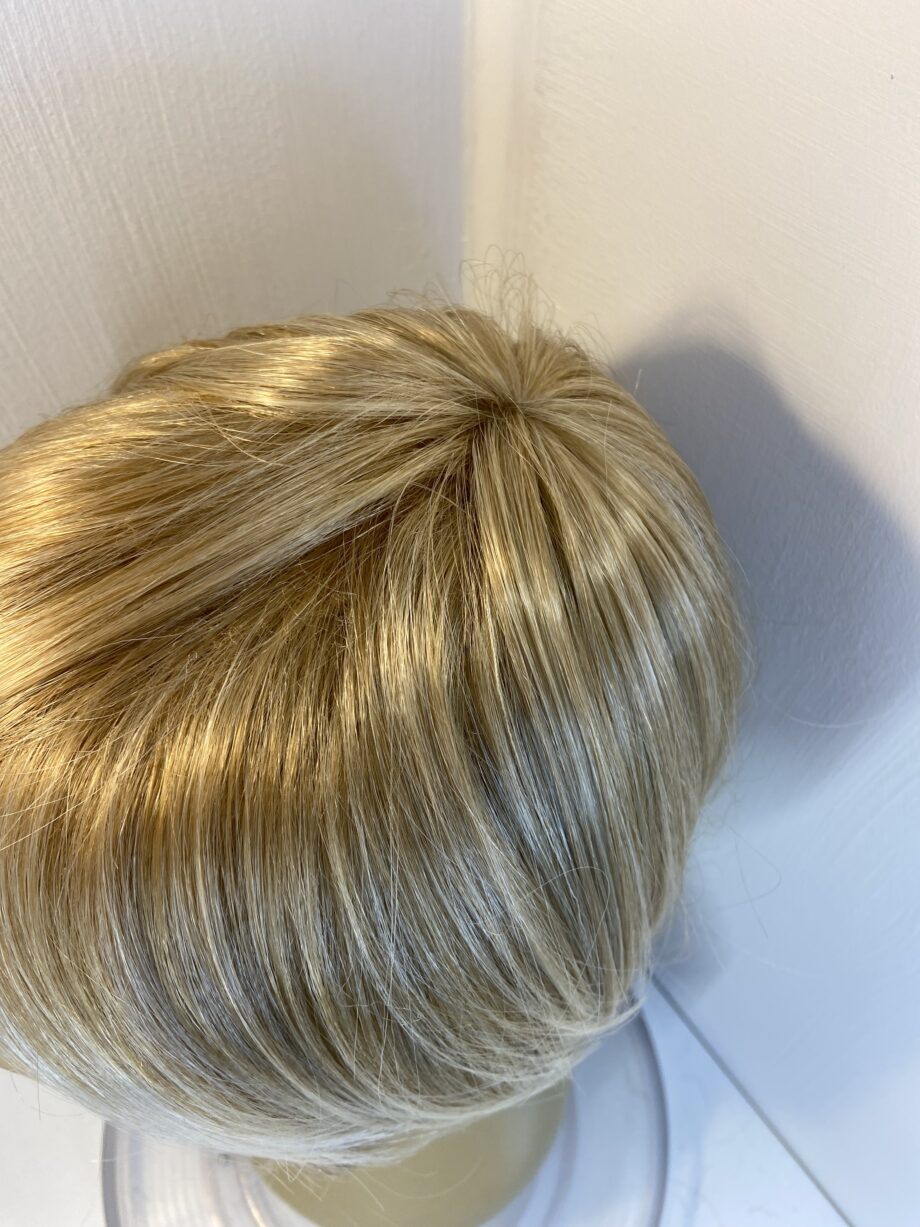Super Shiny blonde new wig. Blms130