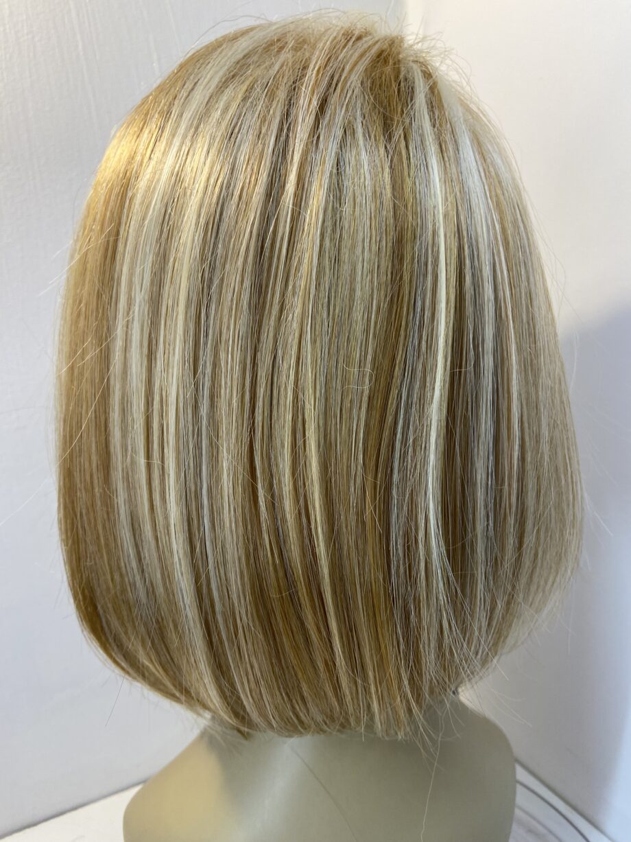 New blonde mid length wig. Blms5030